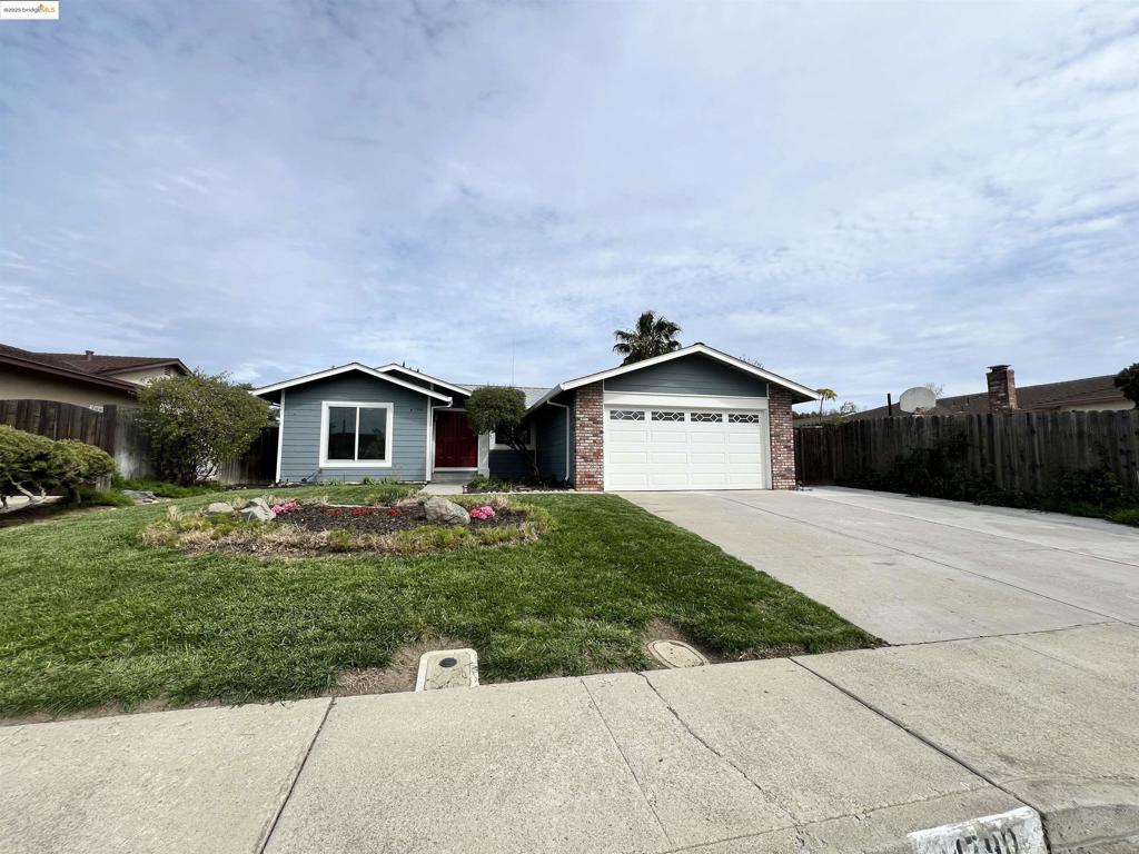 4790 Oak Forest Ave Property Photo