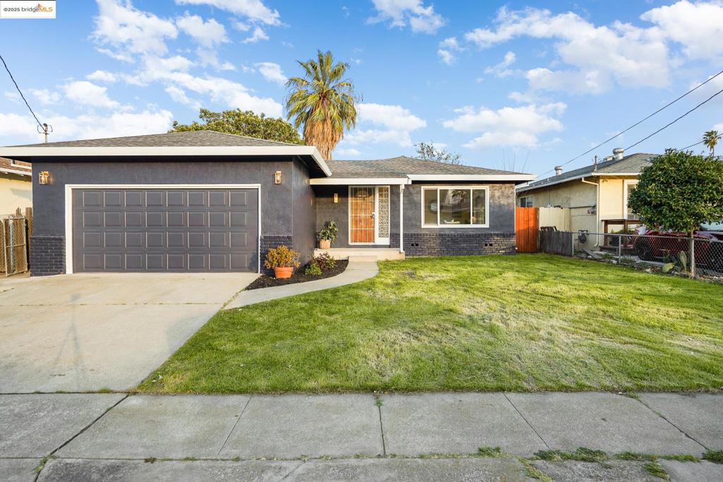 1301 Tulip Dr Property Photo