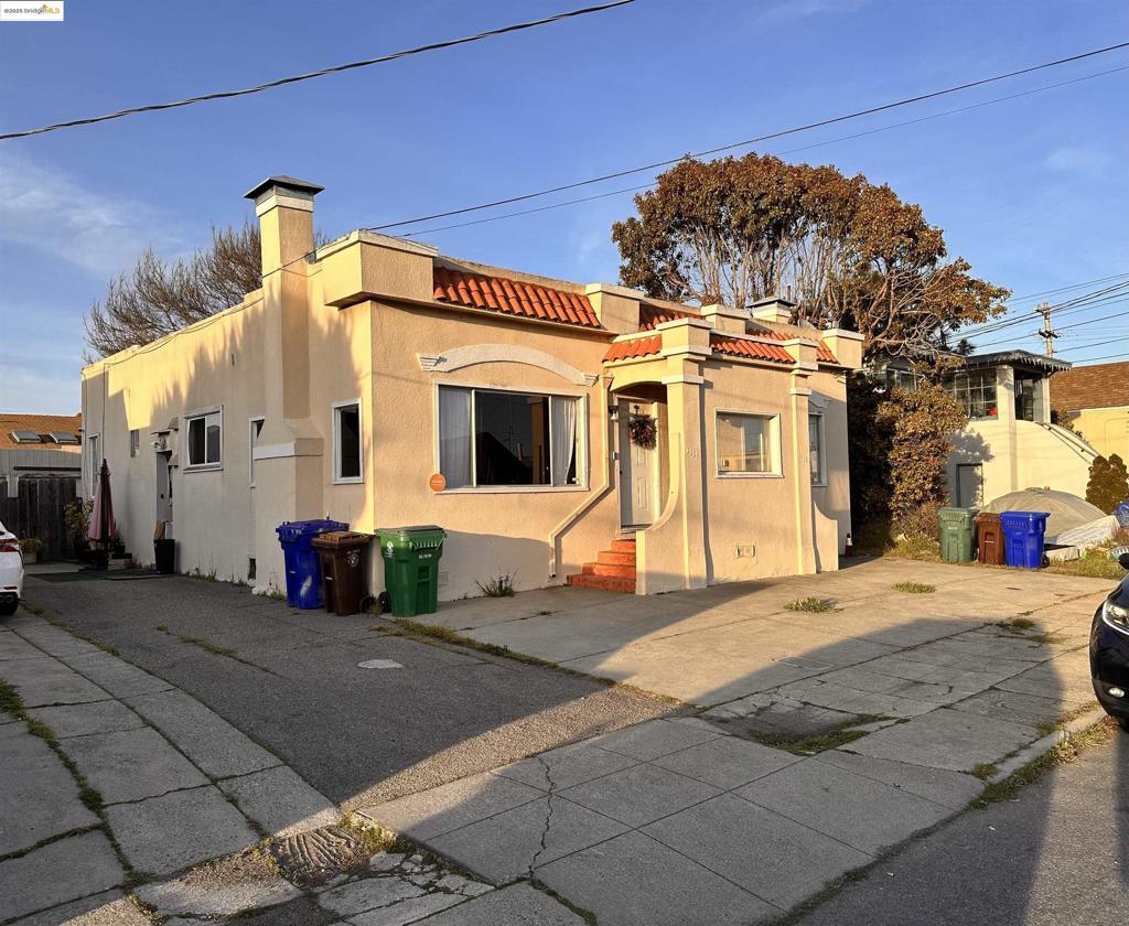 3111 Nevin Ave Property Photo