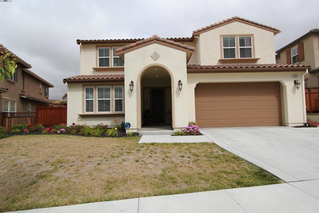 691 Estancia St Property Photo