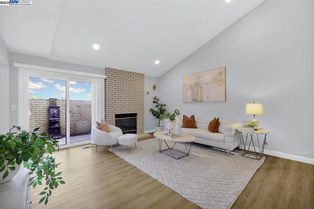 7876 Gate Way Property Photo