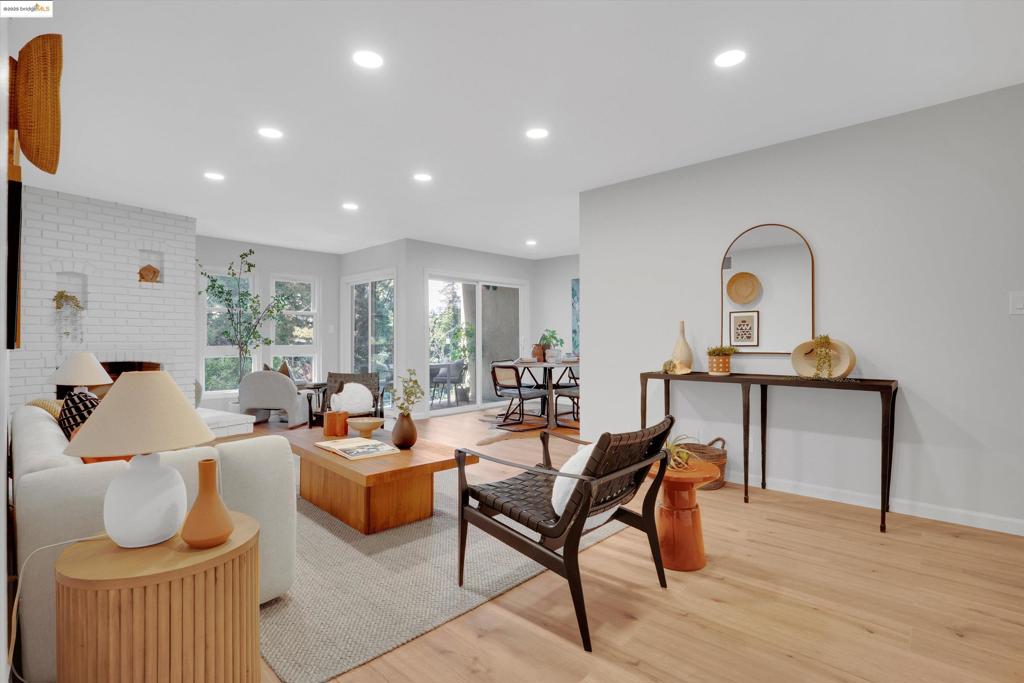 245 Montecito Ave 306 Property Photo