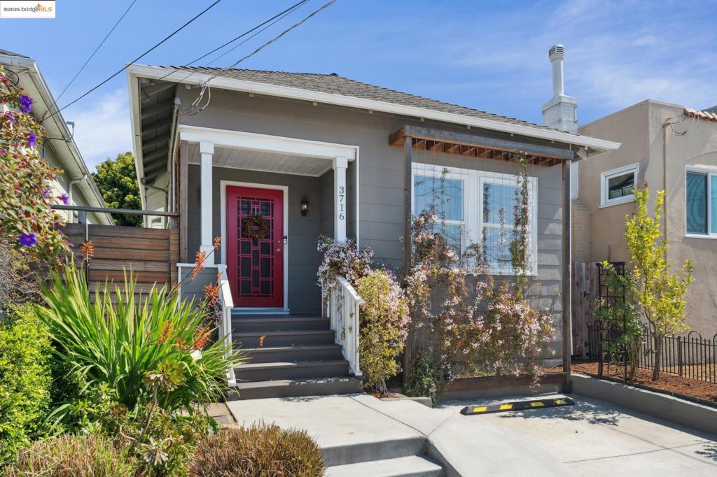 3716 Market St Property Photo
