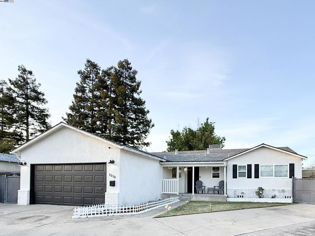 1213 Huntington Dr Property Photo
