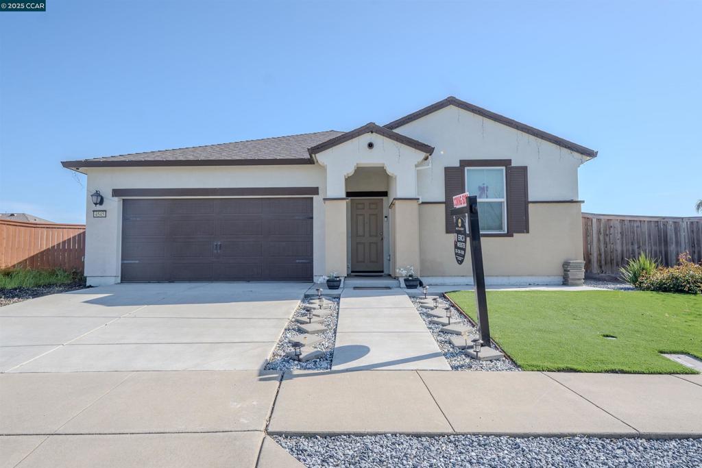 4545 Beacon Court Property Photo