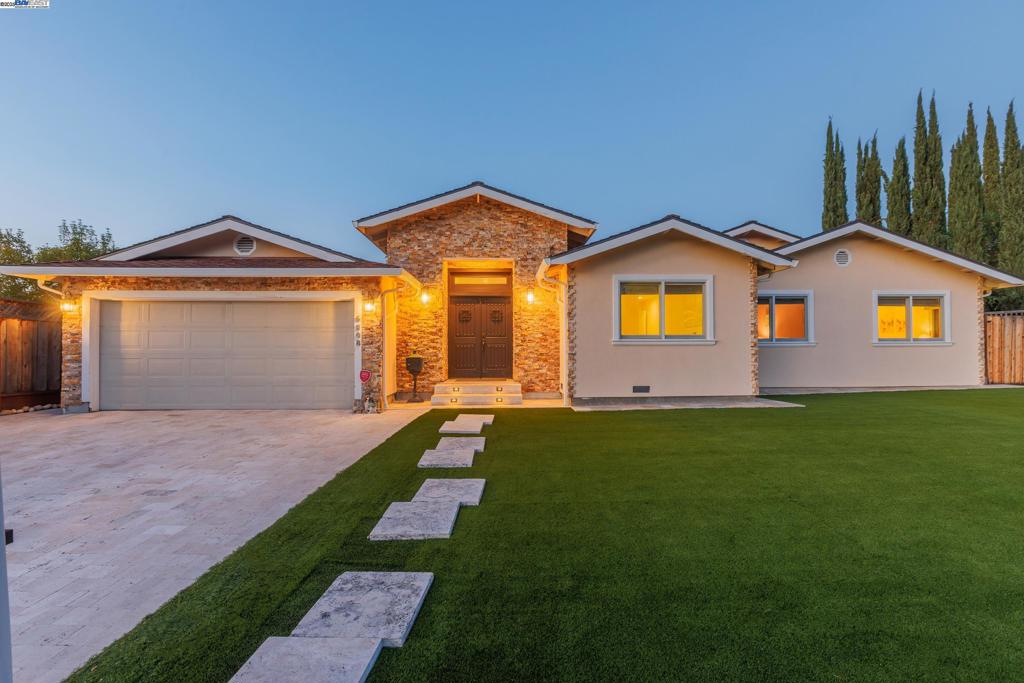 6808 Almaden Rd Property Photo