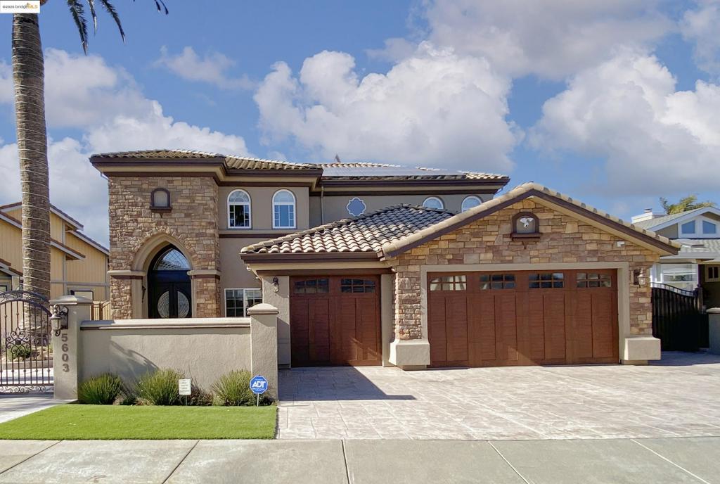 5603 Drakes Dr Property Photo