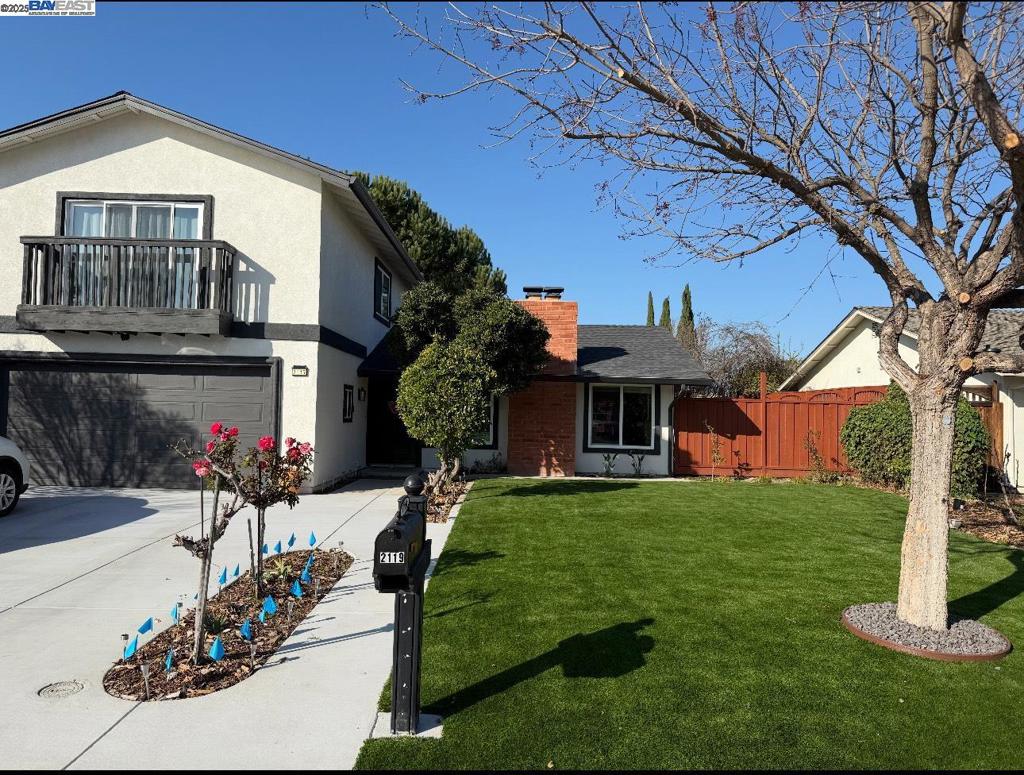 2119 Avenida De Las Flores Property Photo