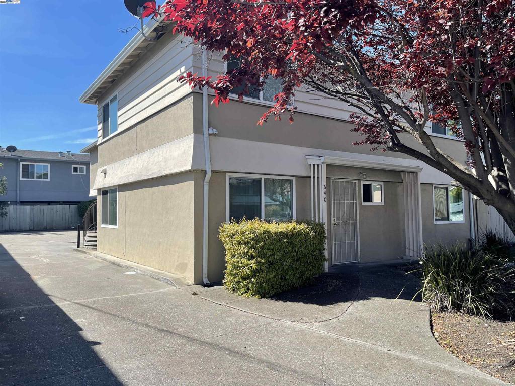 640 Memorial Way Property Photo
