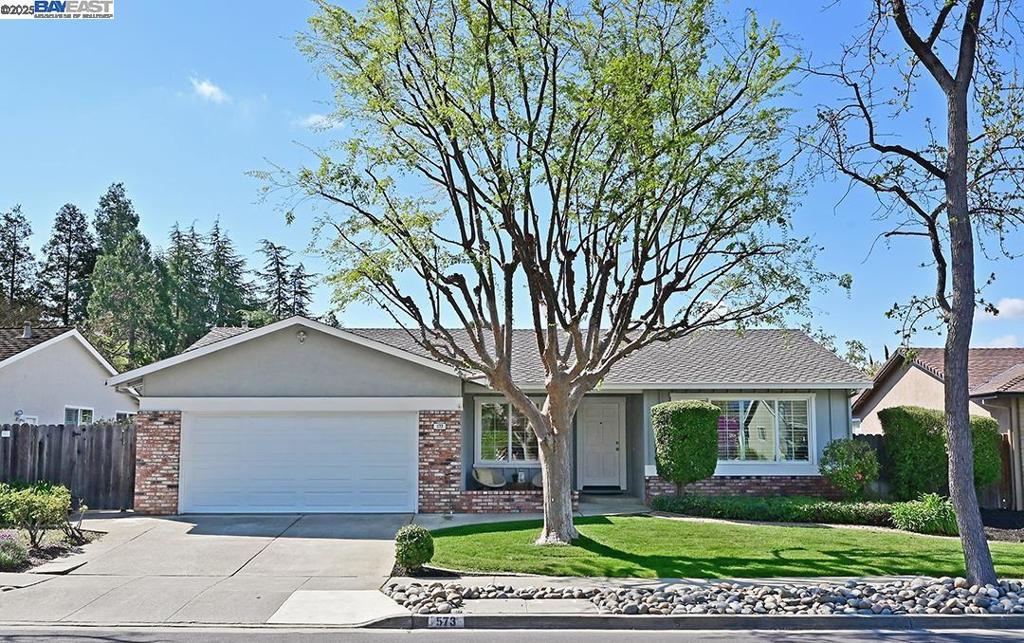 573 Junipero St Property Photo