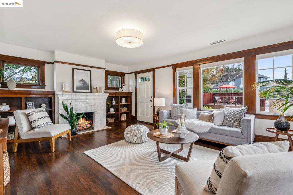 4517 Moraga Ave Property Photo