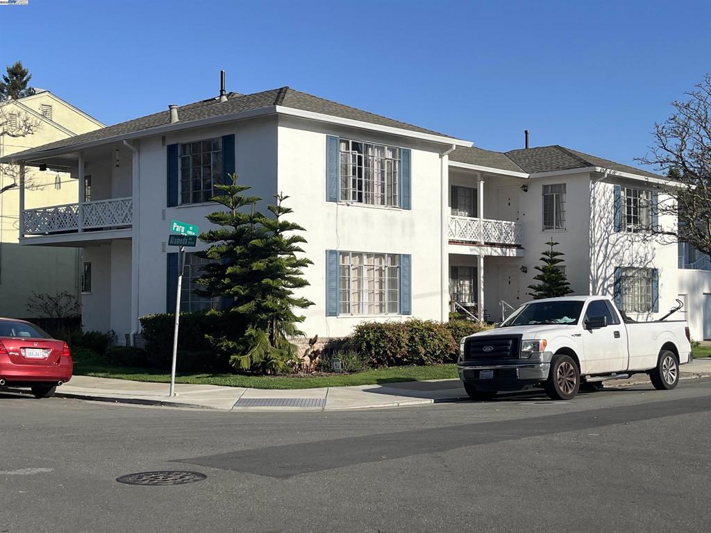 1303 Paru St Property Photo 2