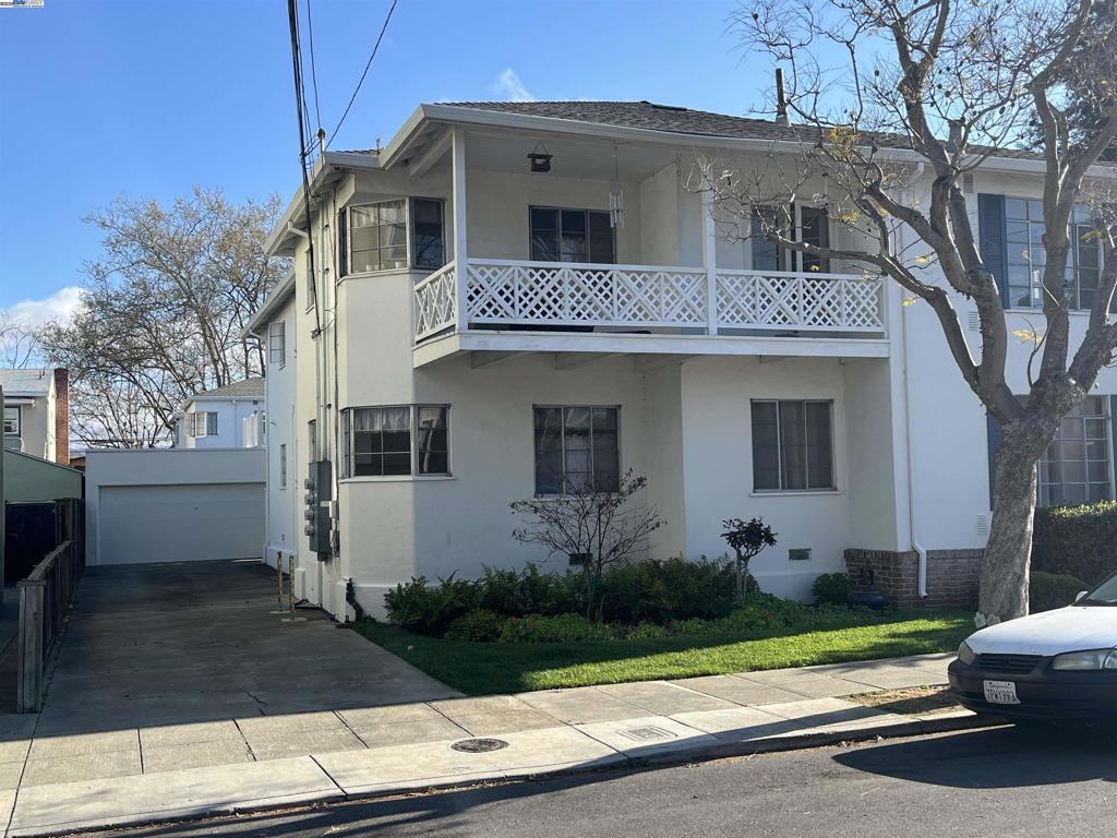 1303 Paru St Property Photo 3