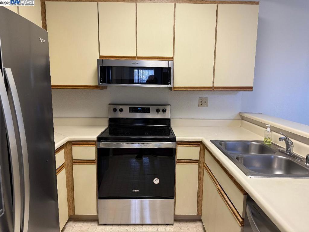25850 Kay Ave Property Photo 5
