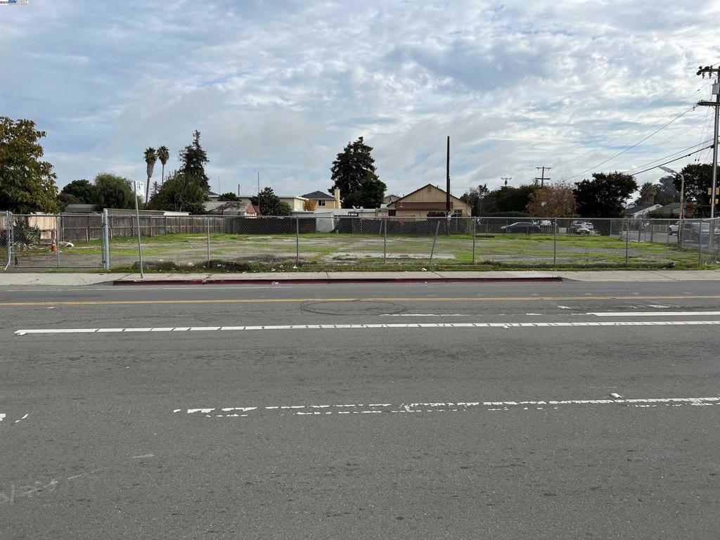 19884 Meekland Property Photo