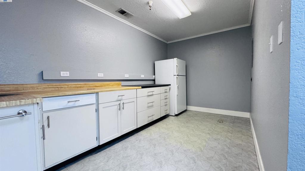 44280 Fremont Blvd Property Photo 11