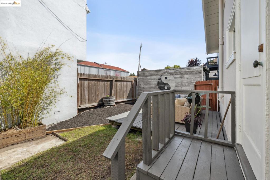 890 Arlington Ave Property Photo 36