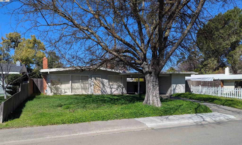 2217 Porter Way Property Photo 2