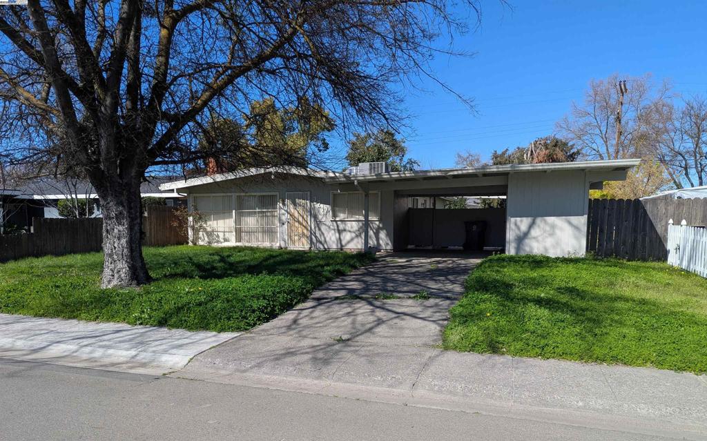 2217 Porter Way Property Photo 3