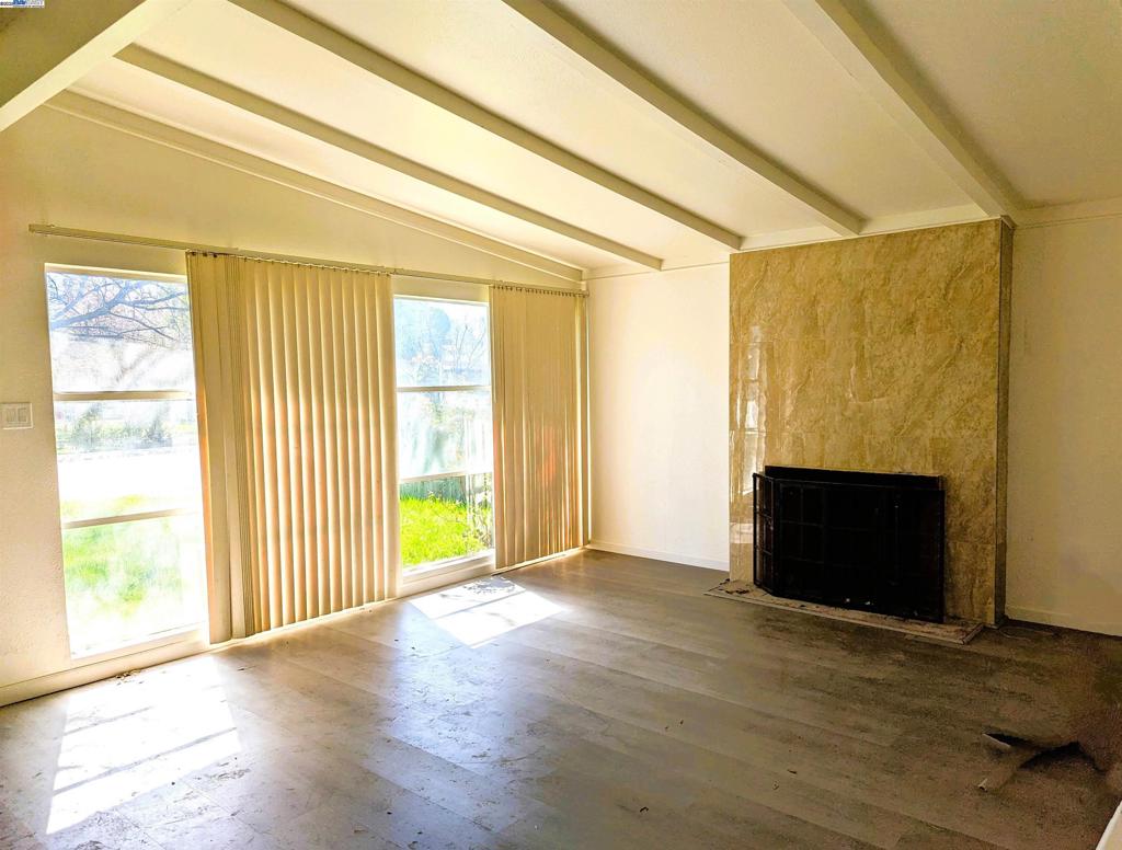 2217 Porter Way Property Photo 5