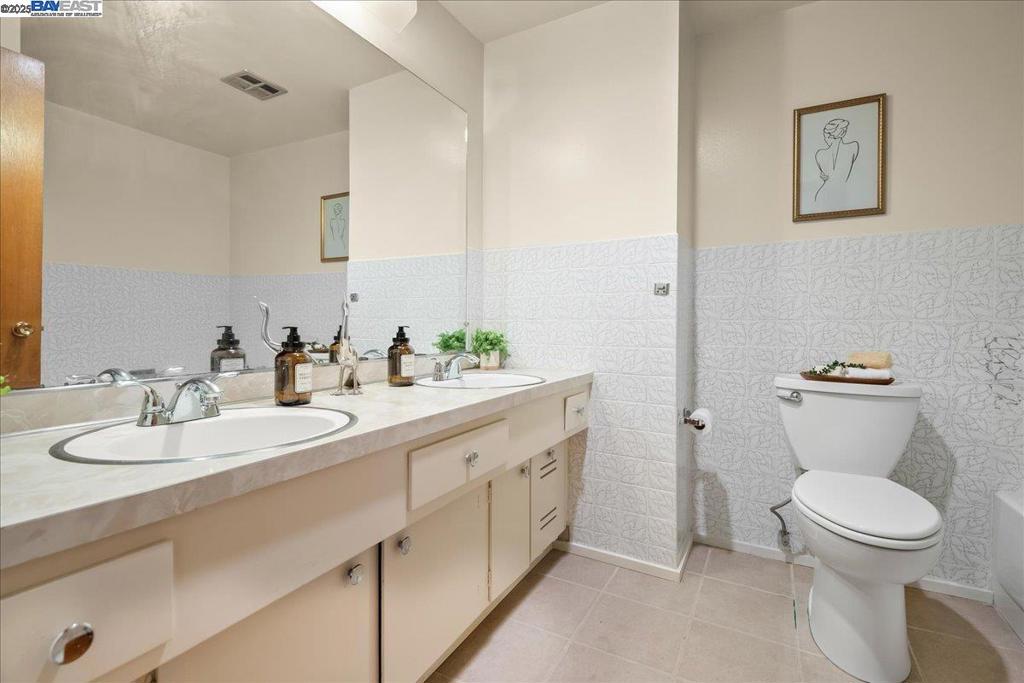 2115 Bishop Ave Property Photo 25