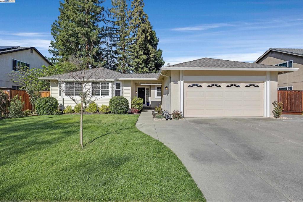 2550 Skimmer Court Property Photo