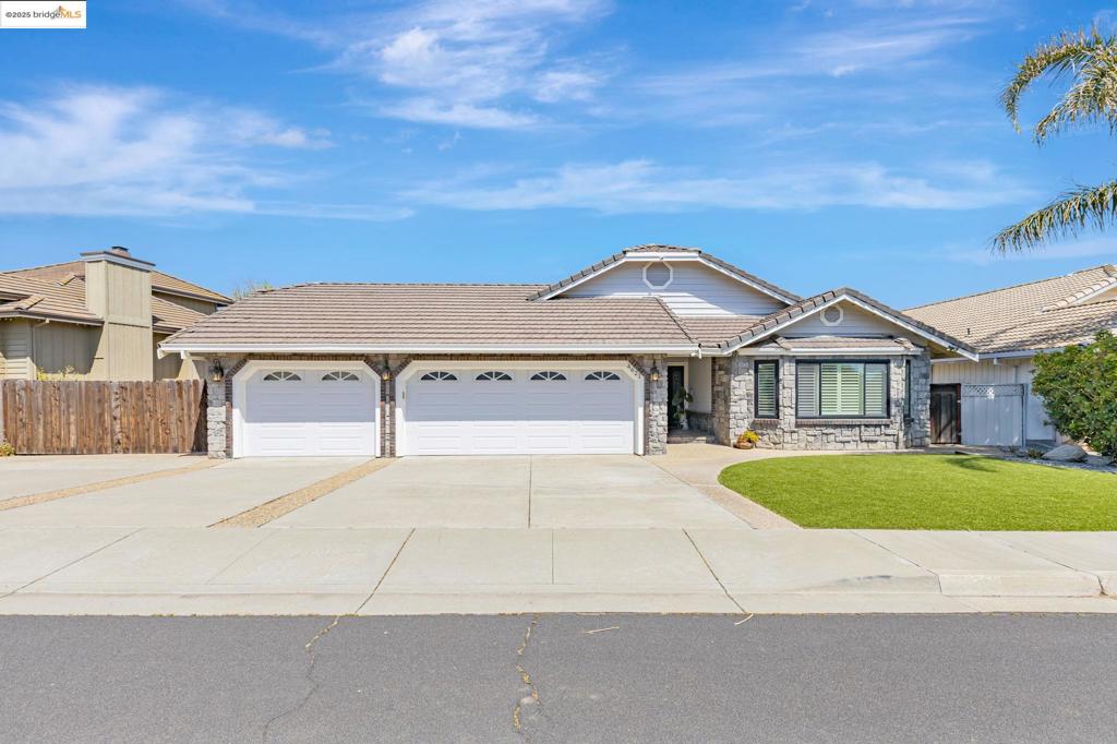 4621 Clipper Dr Property Photo 1