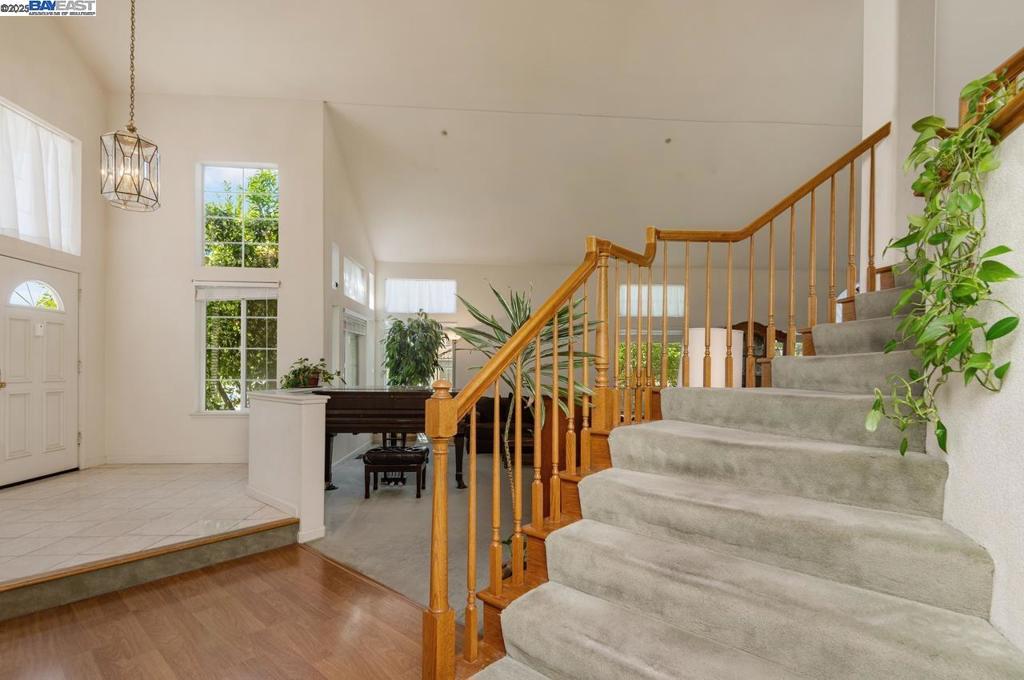 606 Loyola Way Property Photo 14