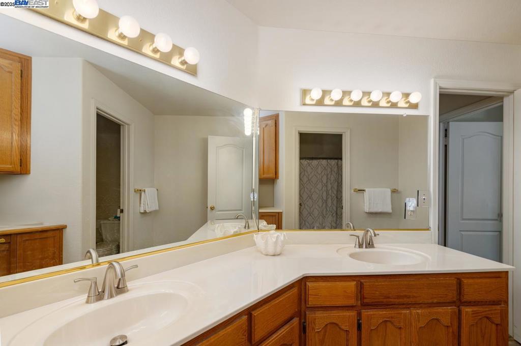 606 Loyola Way Property Photo 21