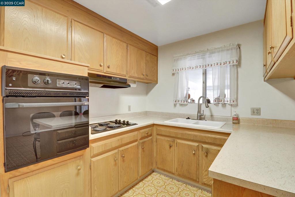 1200 Loyola Way Property Photo 29