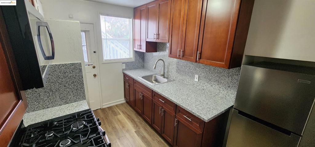 220 Lafayette Ave Property Photo 13