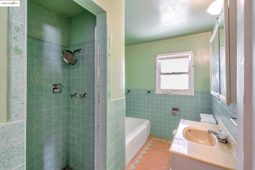 2045 Durant Ave Property Photo 27