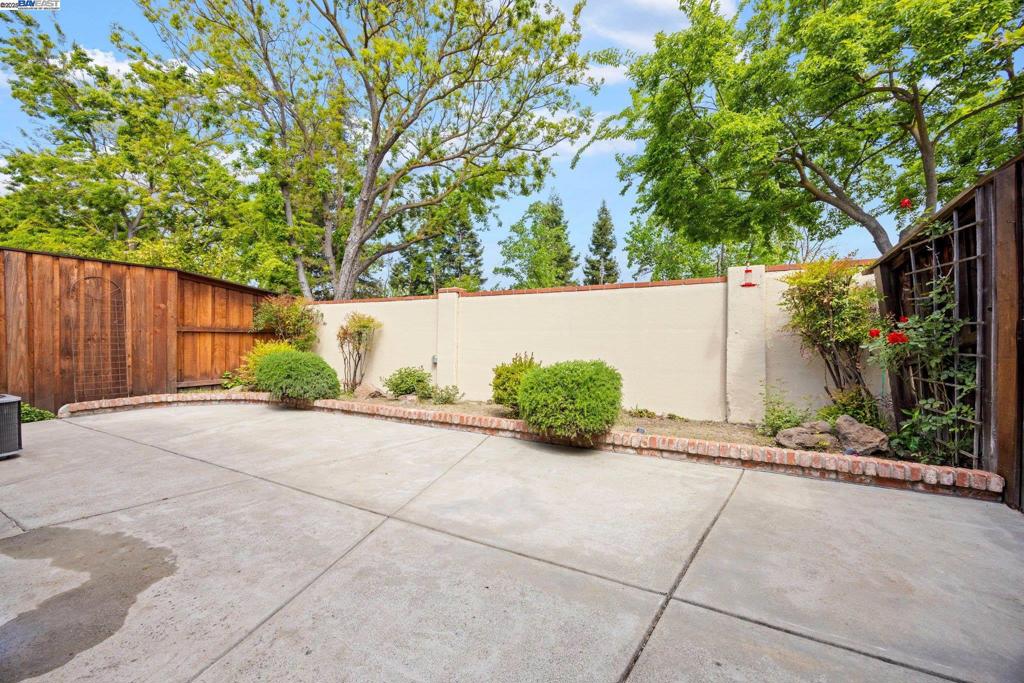 4143 Moller Dr Property Photo 37