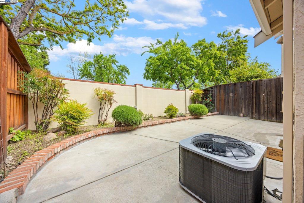 4143 Moller Dr Property Photo 38