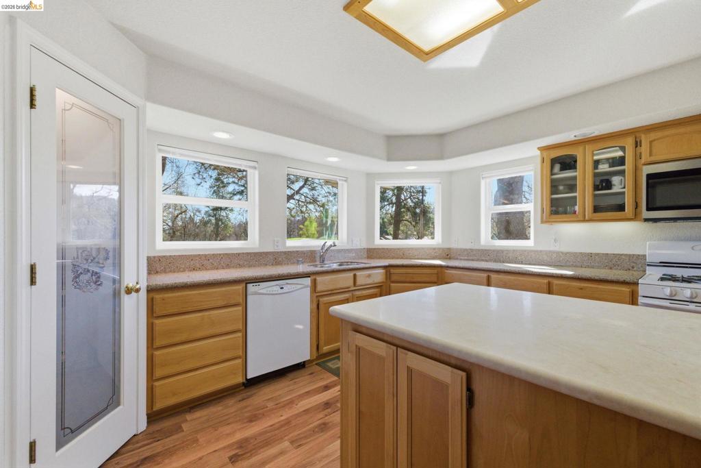 12552 Tannahill Property Photo 8