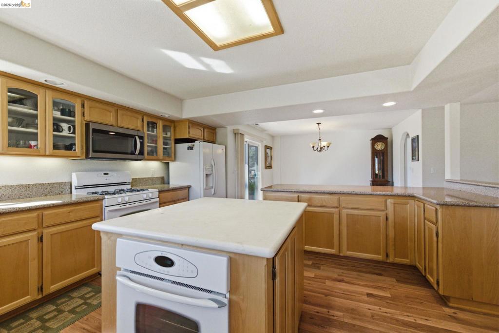 12552 Tannahill Property Photo 9