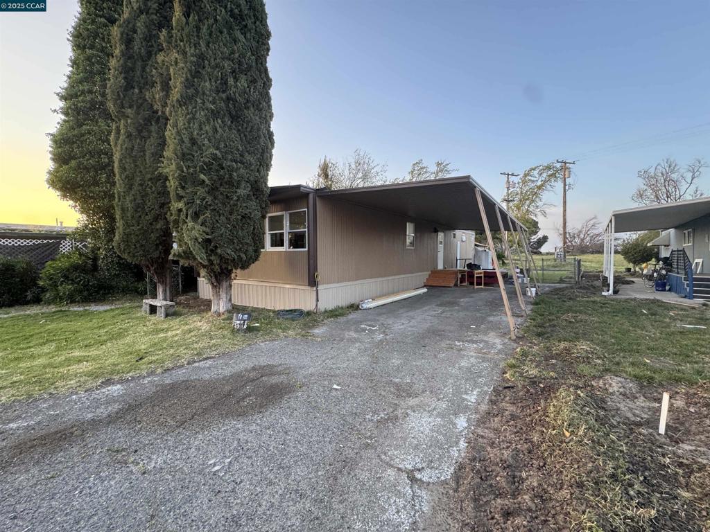 3505 Gateway Rd Property Photo