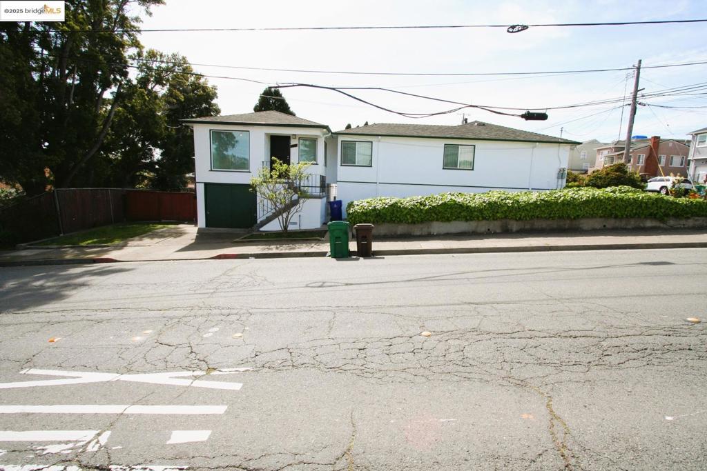 5312 Sacramento Ave Property Photo 3