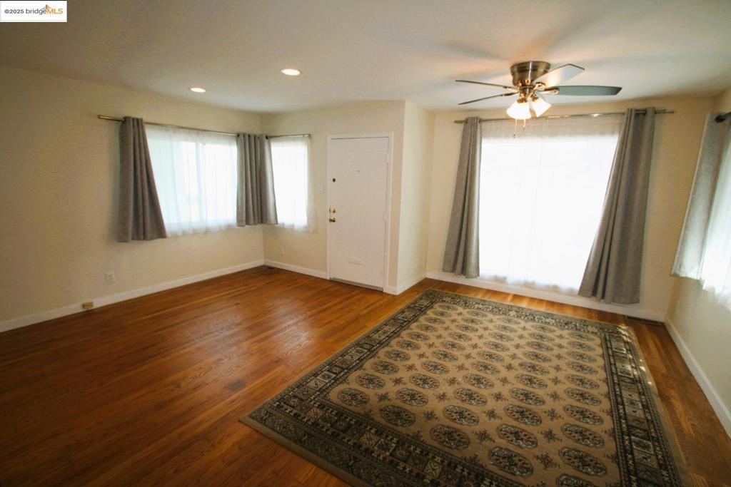 5312 Sacramento Ave Property Photo 11