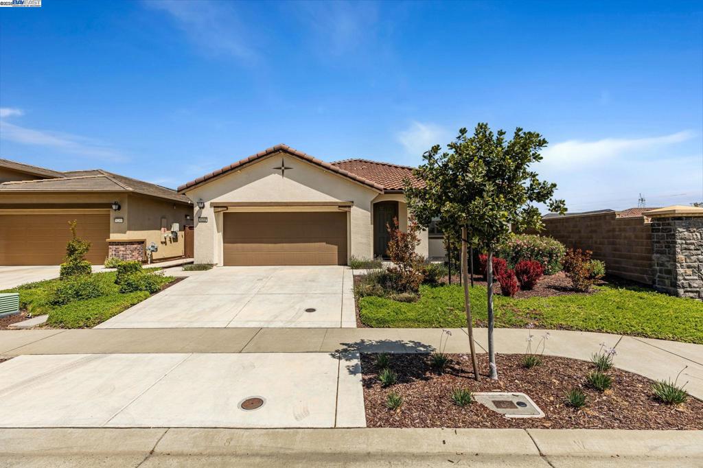 9253 Thimbleberry Dr Property Photo 1