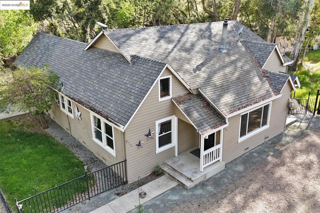 15685 Kelso Road Property Photo