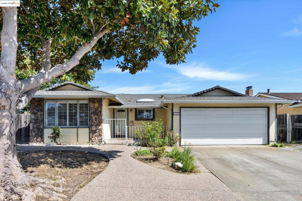 32252 Coronation Dr Property Photo