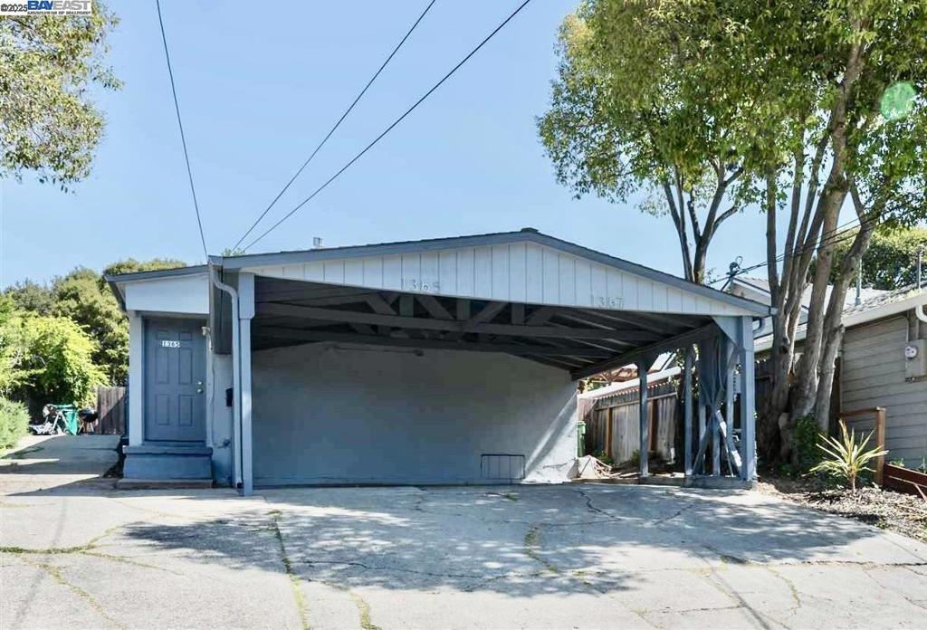 1365 Highland Blvd Property Photo
