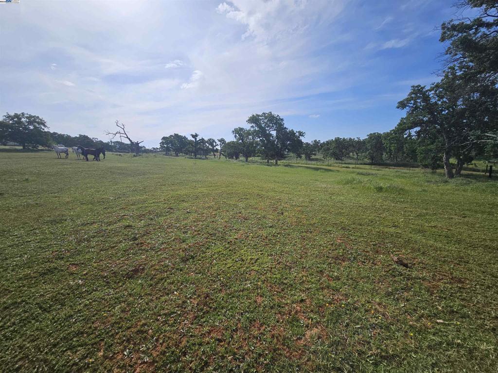 5245 Avenida Luga Road Property Photo