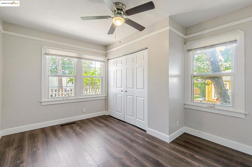 1112 W 6th St Property Photo 20