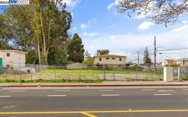 7701 Bancroft Avenue Property Photo 1