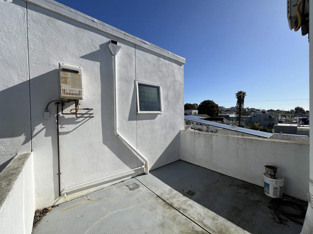 317 Cortland Ave Property Photo 21