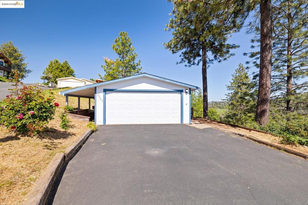 22690 Prospect Heights Property Photo 1