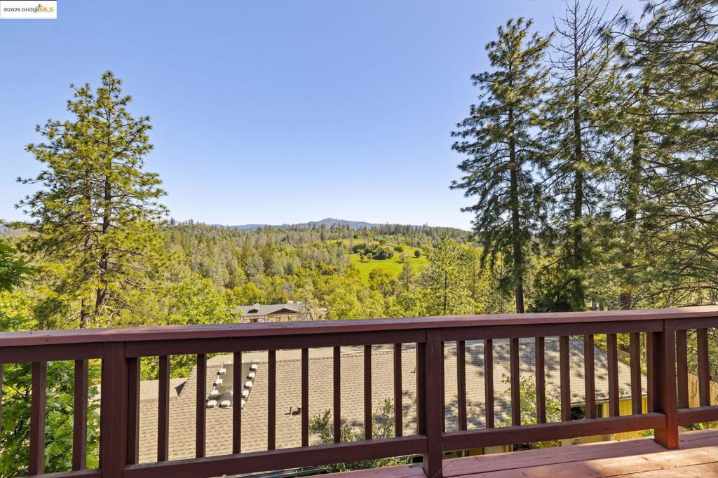 22690 Prospect Heights Property Photo 5