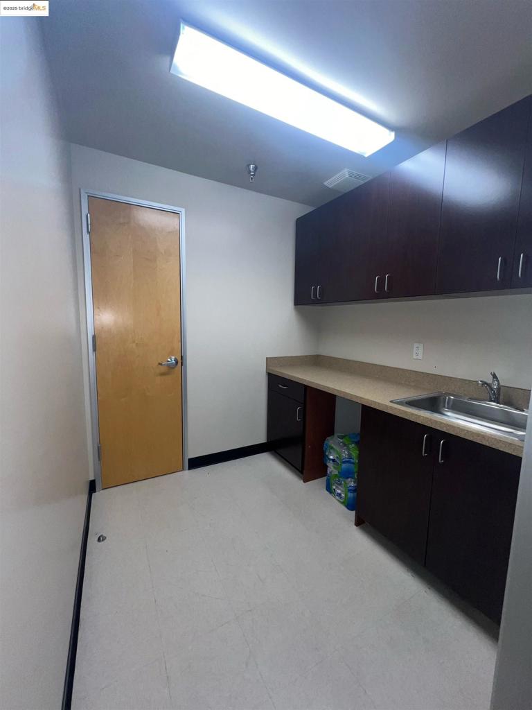 435 Boulder Ct. Ste. 500 Property Photo 4